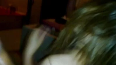 ក្លាស៊ីស្តាយ camgirl fucked និយាយដោយត្រង់ដោយបុរសម្នាក់