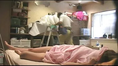 អរុណសួស្តី fuck chick បាននៅក្នុង Pussy នៅក្នុងផ្ទះបាយ