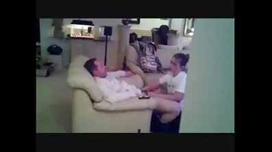 Mulatto fucks សាច់ដុំវ័យក្មេងស្រីគួរឱ្យទាក់ទាញ