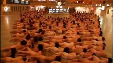 Cumshots ស្រស់ស្អាតចងក្រងជាមួយ cum នៅលើមុខរបស់ក្មេងស្រី