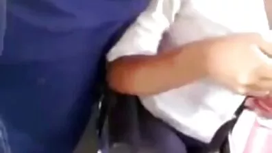 Brunette ហៅរថយន្ត rolls blowjob នៅក្នុងបន្ទប់សណ្ឋាគារ