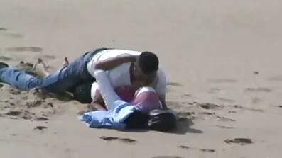 នាងបានផ្ដល់ឱ្យ blowjob ដ៏អស្ចារ្យមួយដើម្បីបុរសម្នាក់ fucking នៅឯផ្ទះ