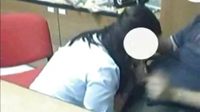 ប្តីជាមួយប្រពន្ធ fuck មិត្តភក្តិនៅក្នុងរន្ធចិត្ដលោភលន់