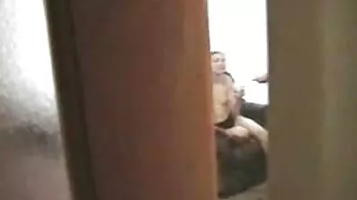 ទស្សនីយភាព hussy Facialized បន្ទាប់ពី blowjob