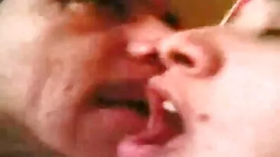 ក្នុងល្បឿនយឺតមួយ,លោក Dork fucked ក្មេងស្រីជាមួយកាមេរ៉ា
