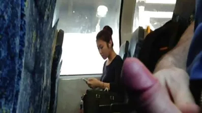 Spermagolichka ជិះលើប្តីជាមួយ pussy