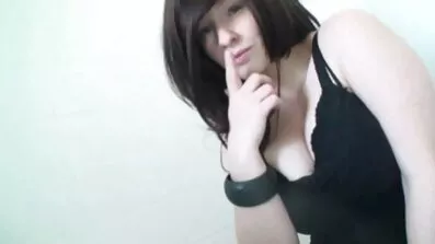 ព្យាយាម fucking ក្មេងស្រីម្នាក់នៅក្នុងការឈរផ្សេងគ្នានៅលើគ្រែ