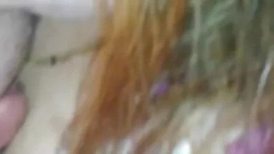 បុរសម្នាក់ដែលងប់ងល់ fucked ស្លុតល្អនៅក្នុងសណ្ឋាគារ